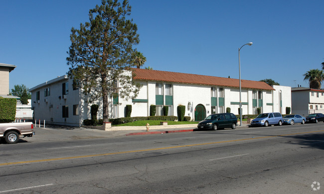 Foto del edificio - 6907 Whitsett Ave