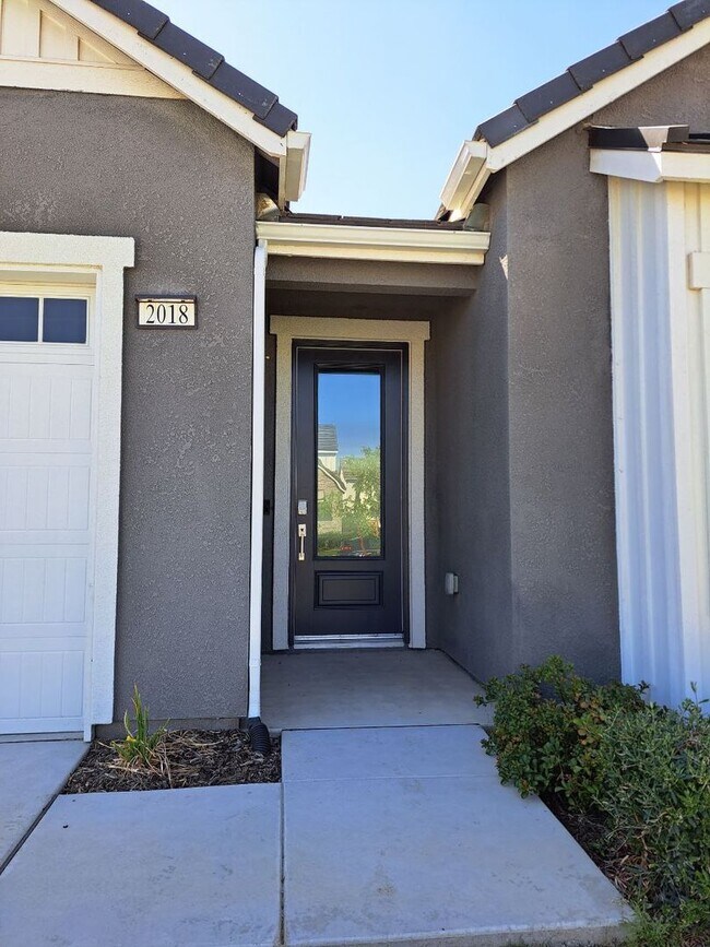 Building Photo - Charming Clovis Home in Heritage Grove – M...