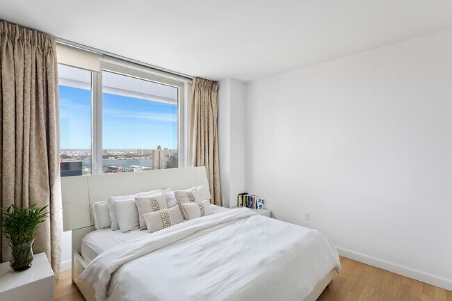 Foto del edificio - 247 W 46th St