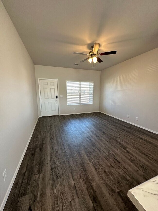 Building Photo - *Pre-leasing* Three Bedroom | Two Bath Home in Broken Arrow