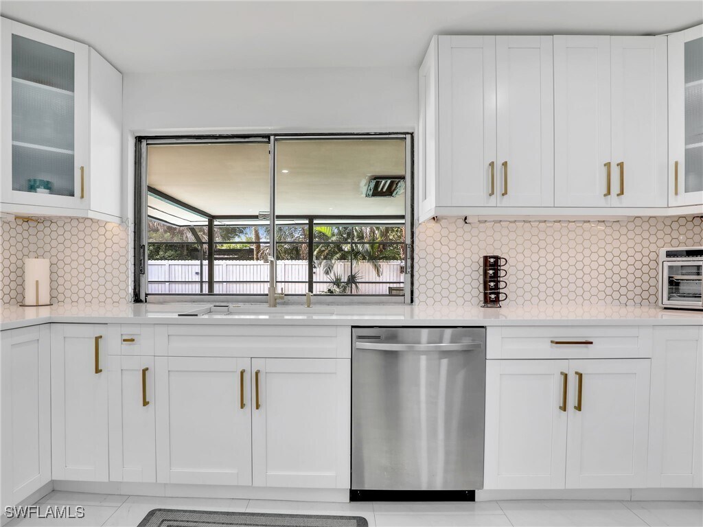 Foto principal - 208 Erie Dr