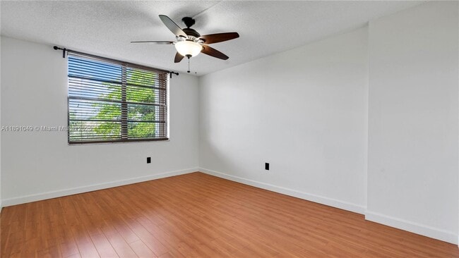 Foto del edificio - 13000 SW 92nd Ave