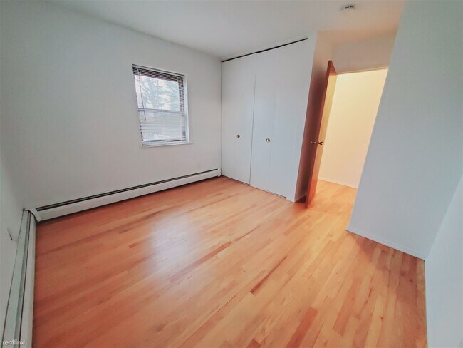 Foto del edificio - 1 br, 1 bath Condo - 28 Belltown Rd Unit K
