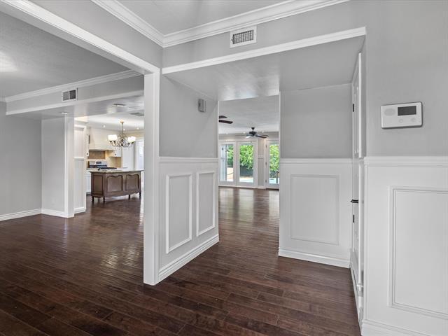 Foto del edificio - 5913 Meredith Ln