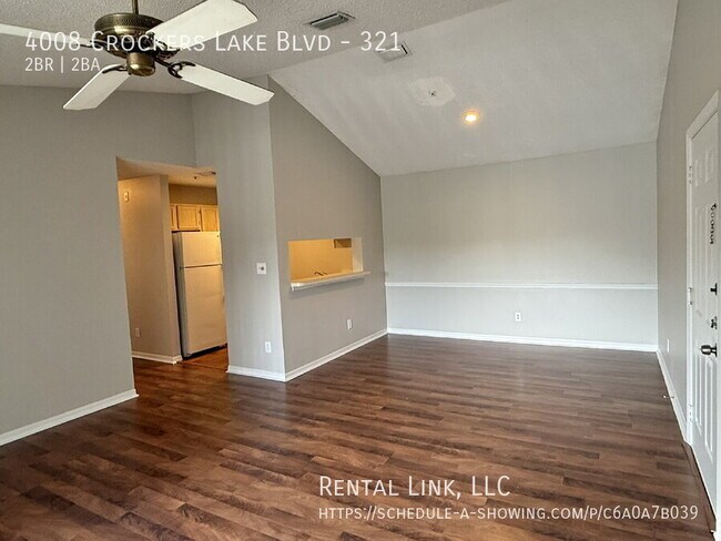 Foto del edificio - 4008 Crockers Lake Blvd