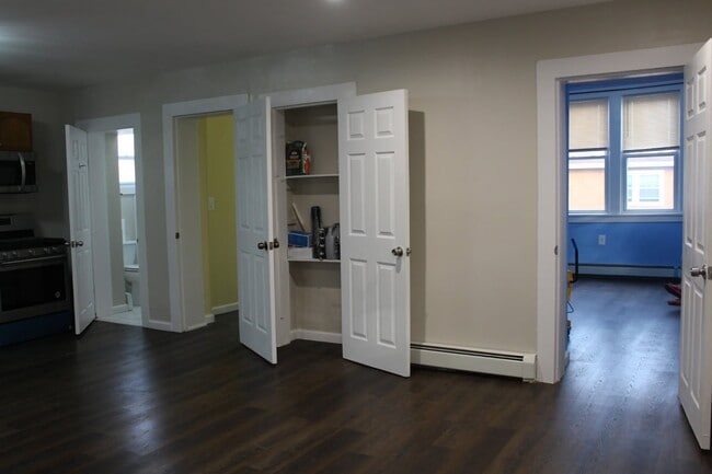 Building Photo - 69 Lake St