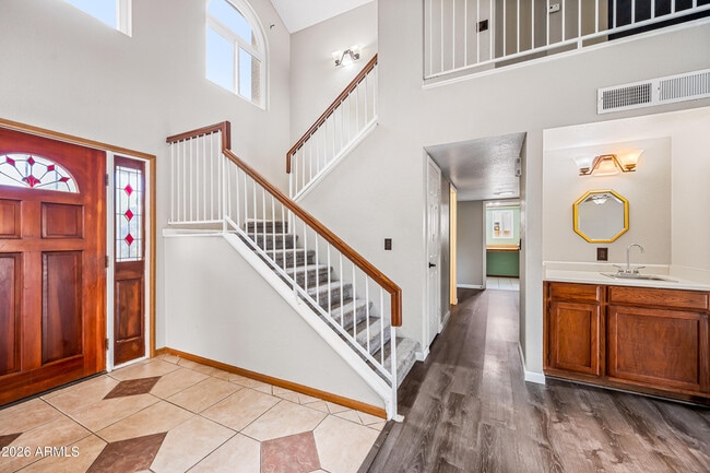 Foto del edificio - 610 N Rosemont Cir