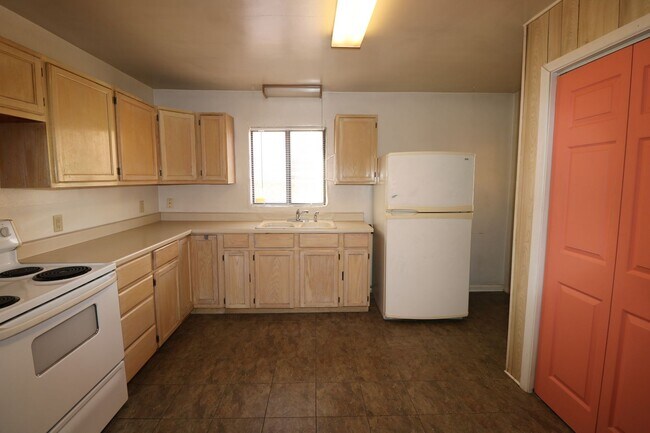 Foto del edificio - 629 Jefferson St NE