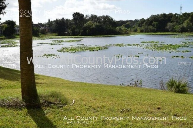 Foto del edificio - 750 Shorecrest Dr