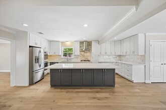 Building Photo - 9407 Cranleigh Ct