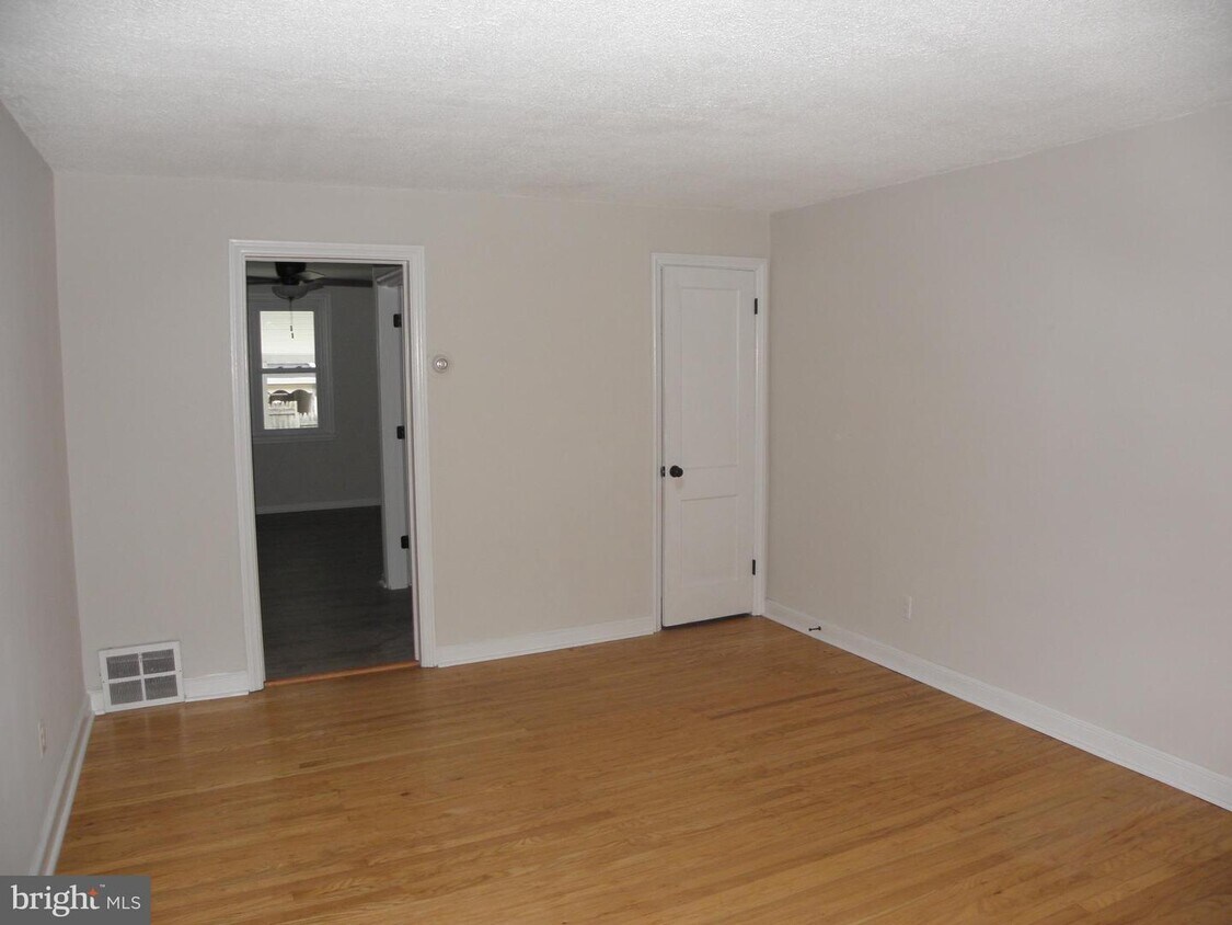 616 Green St, Bridgeport, PA 19405 Townhouse for Rent in Bridgeport