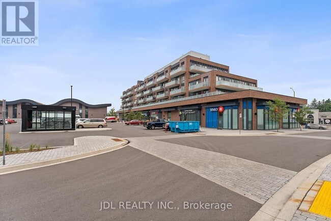 Building Photo - 215-215 Lakeshore Rd W