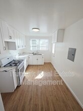Building Photo - 1552 E Wilson Ave