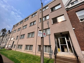 Building Photo - 122 Sydenham St