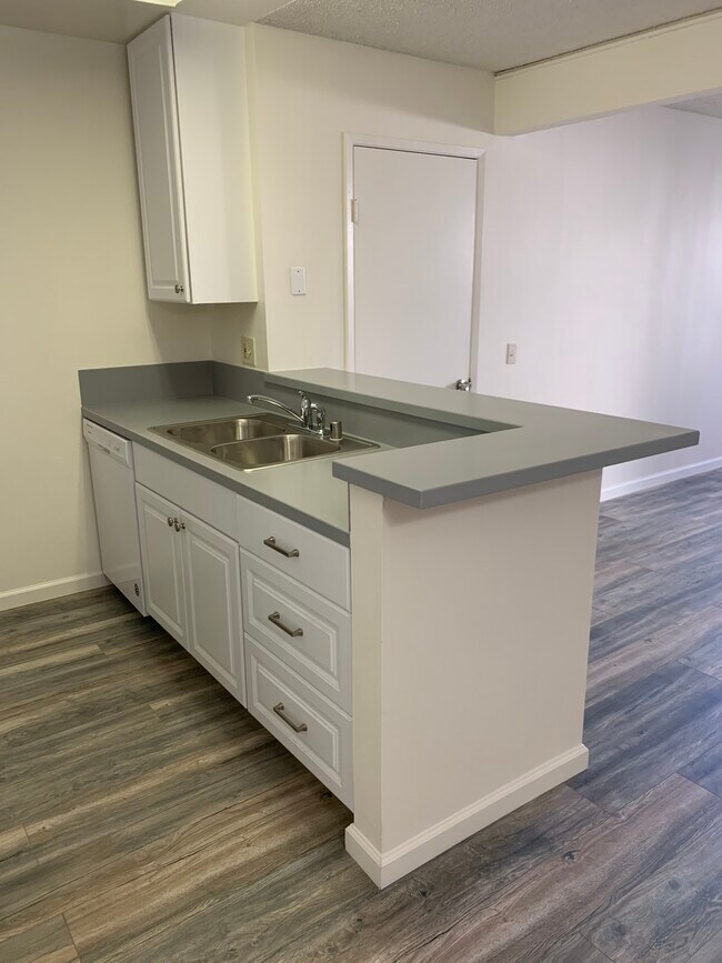 Building Photo - 3549 Castle Glen Dr