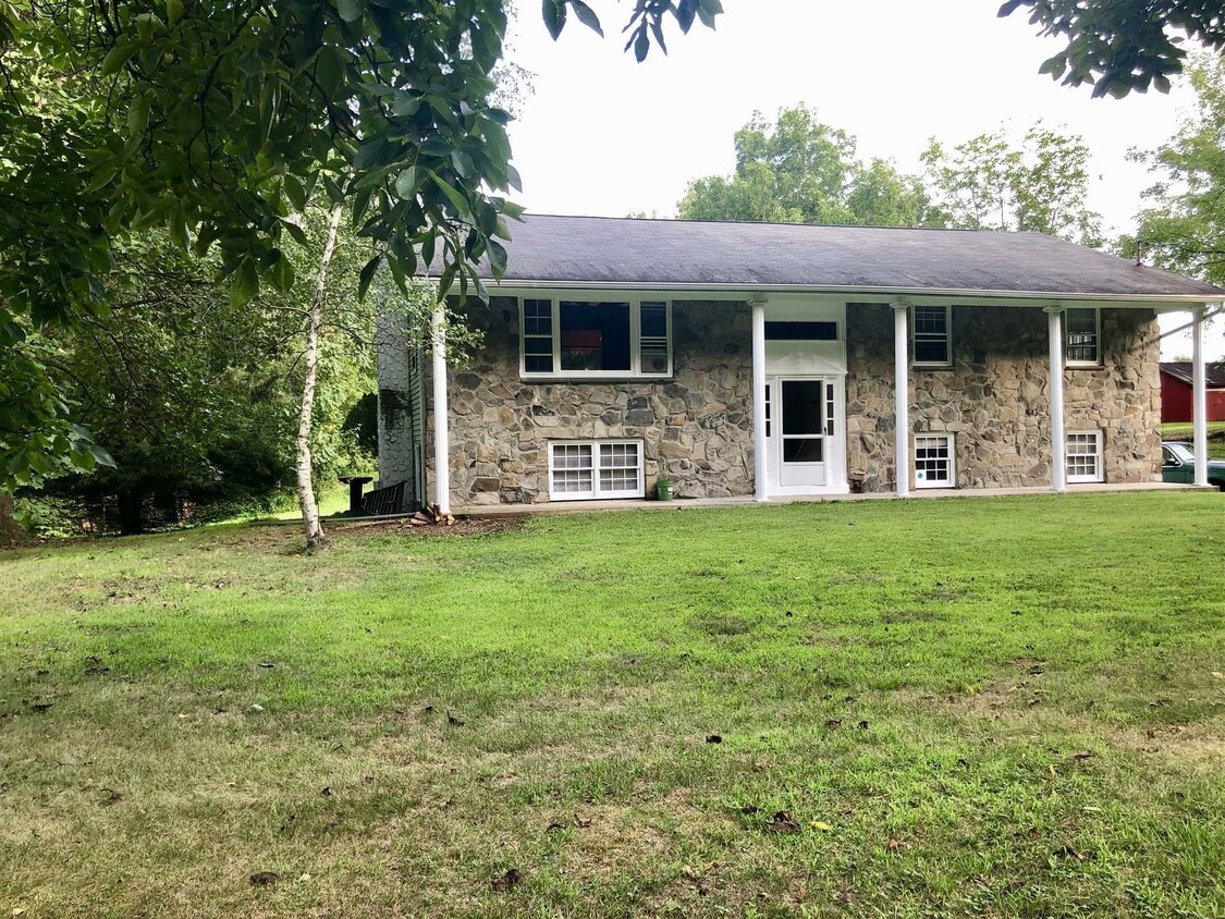 Primary Photo - 236 Creek Rd