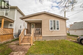 Building Photo - 1364 McKay Ave