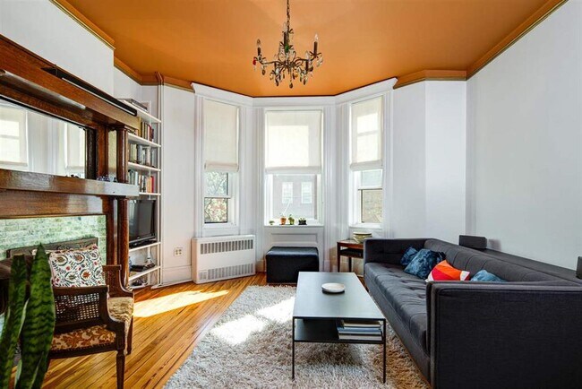 Building Photo - 1106 Park Ave