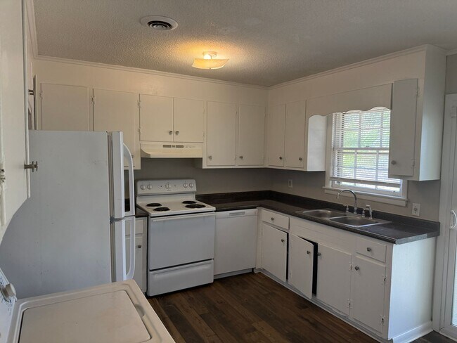 Building Photo - Southeast Columbia/Garners Ferry
