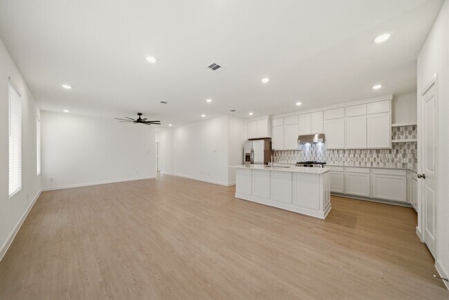 Building Photo - 21611 Colonial Medow Creek Trl