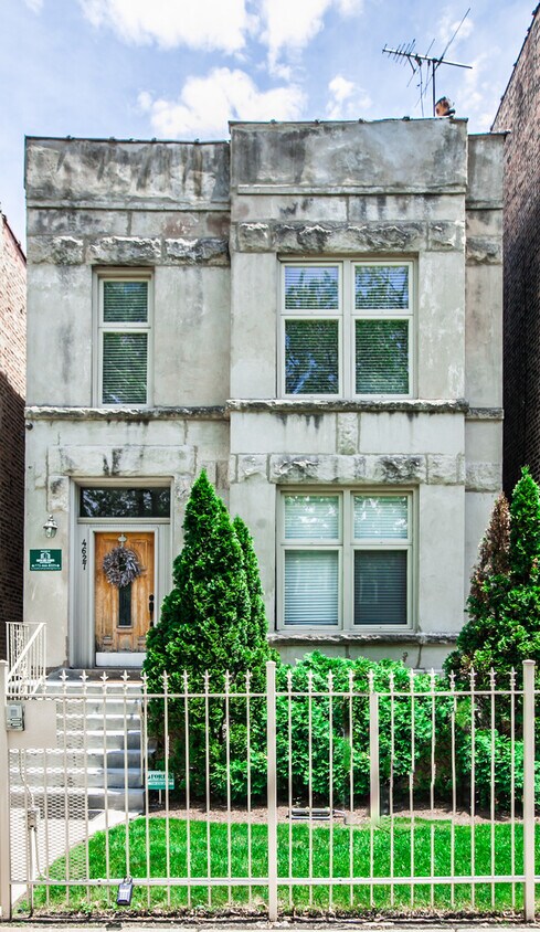 Foto principal - 4627 S Langley Ave