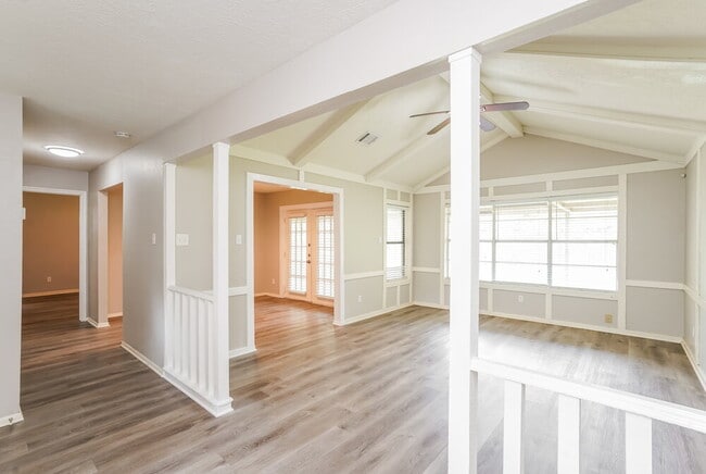 Building Photo - 332 Coventry Ln