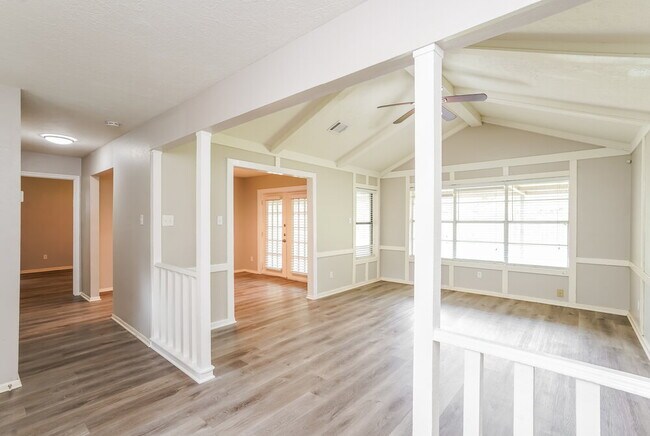 Foto del edificio - 332 Coventry Ln