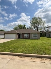 Building Photo - 3102 Wild Red Rd