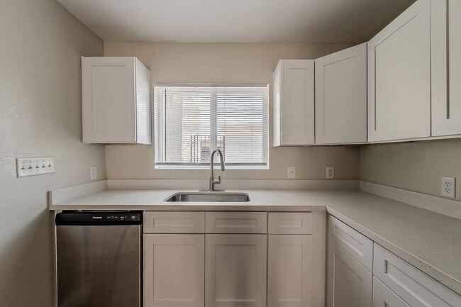 Foto del edificio - Central Phoenix Remodeled Townhome Oasis –...