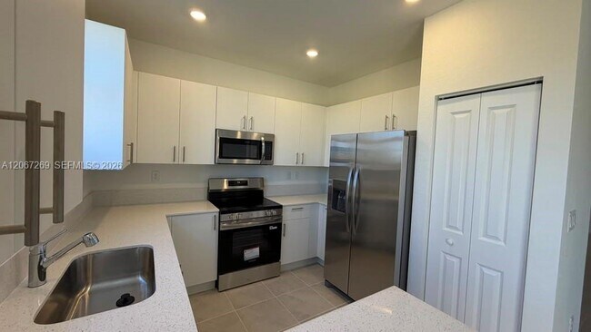 Foto del edificio - 2537 SE 25th Ct