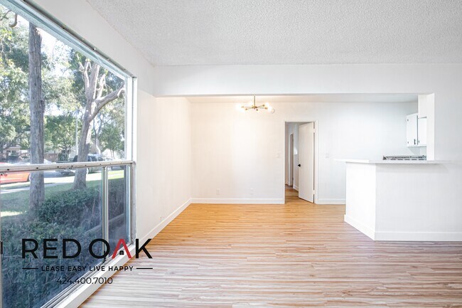 Foto del edificio - Spacious, Bright and Completely Remodeled ...