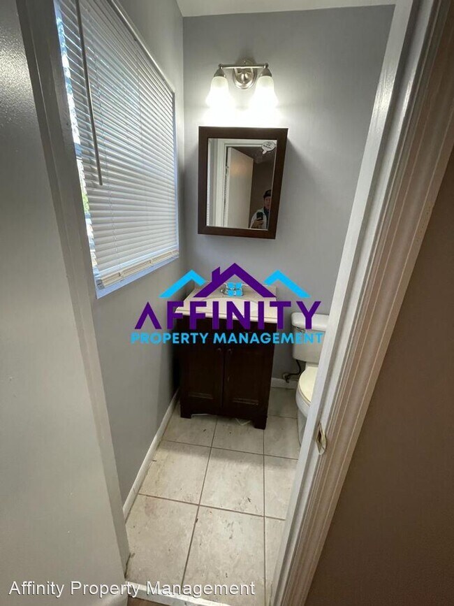 Foto del edificio - 3 br, 1.5 bath House - 650 American Boulevard