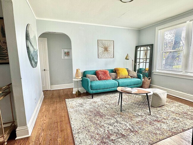 Foto del edificio - 4932 Lindenwood Ave