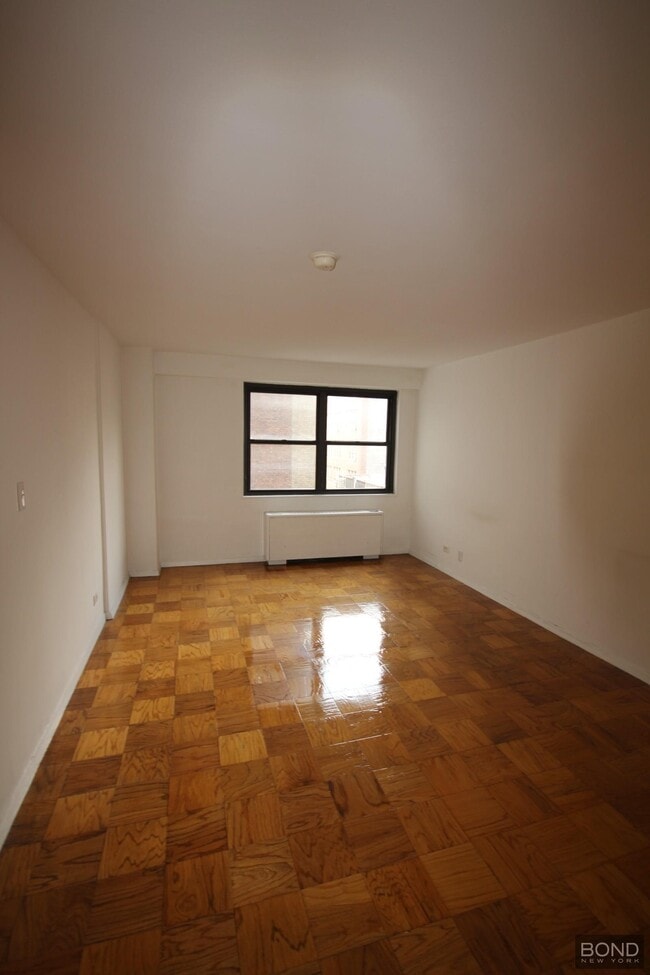Foto del edificio - 145 E 16th St