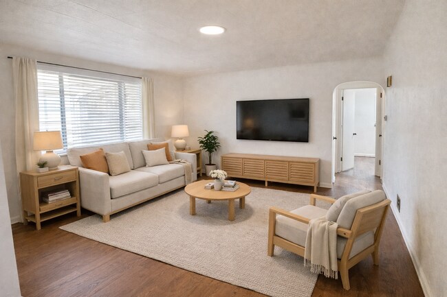 Photo - 208 S Ammons St Apartment