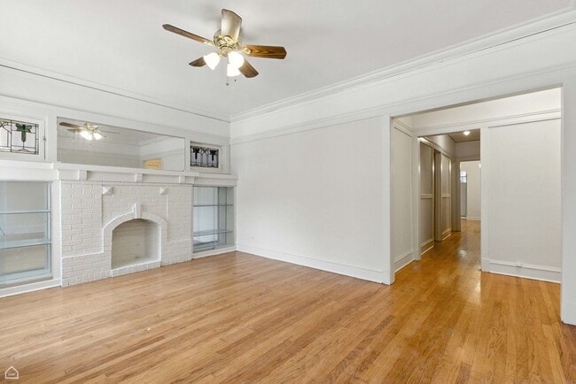 Building Photo - 6528 N Bosworth Ave