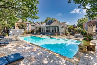 Building Photo - Avalon Villas