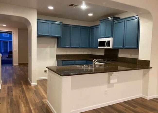 Building Photo - Amazing (Natomas) 4/2 Single Story!  Please read ad for viewings.
