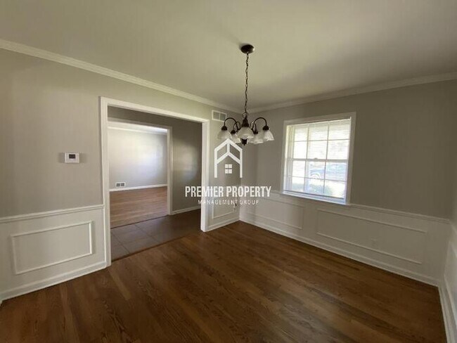 Building Photo - 4507 Tanbark Ave