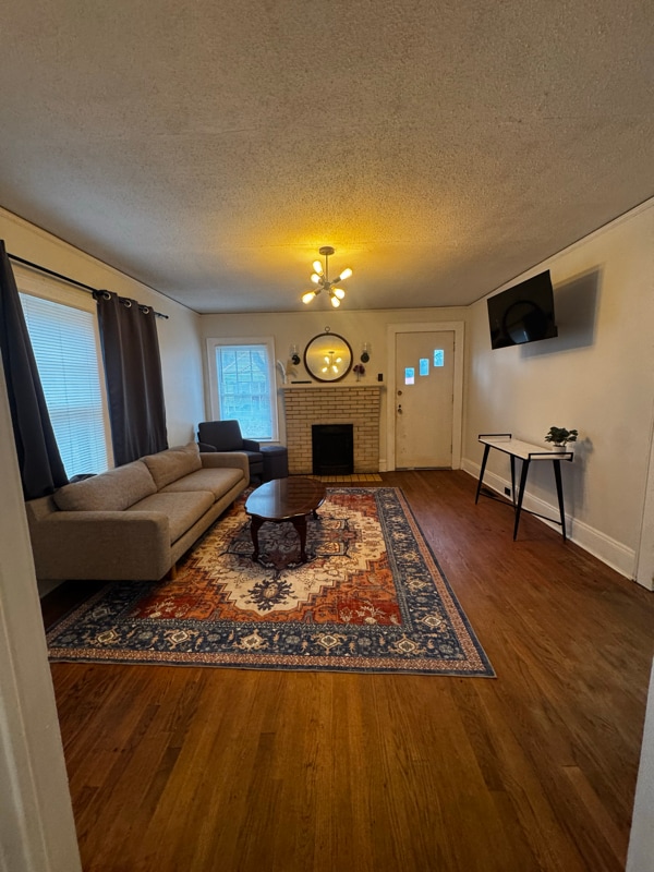 Foto del edificio - 1008 Mable Ave