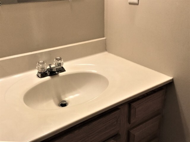 Foto del edificio - 5910 Hidden Oaks Court