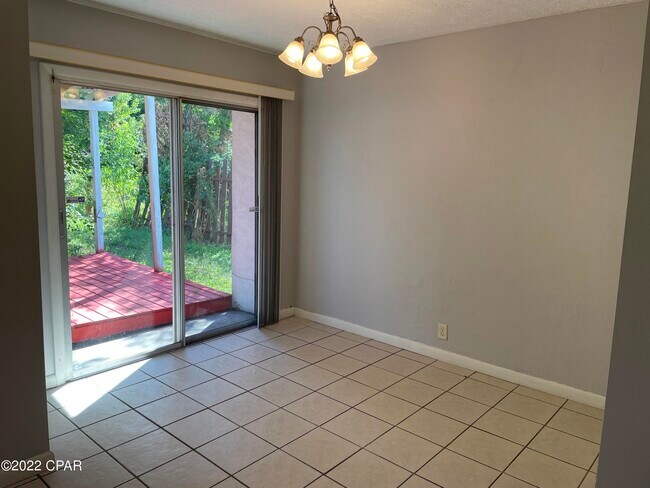 Foto del edificio - 1510 Clay Ave