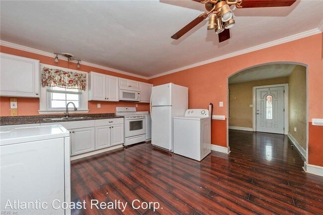 Building Photo - 2 br, 1 bath House - 132 Greenbrier Ave.