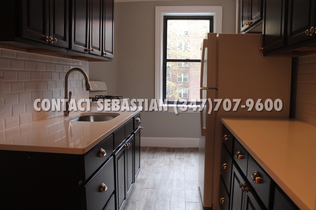 Primary Photo - 118-18 Metropolitan Ave