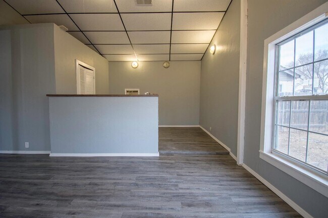 Building Photo - 2313 27th St