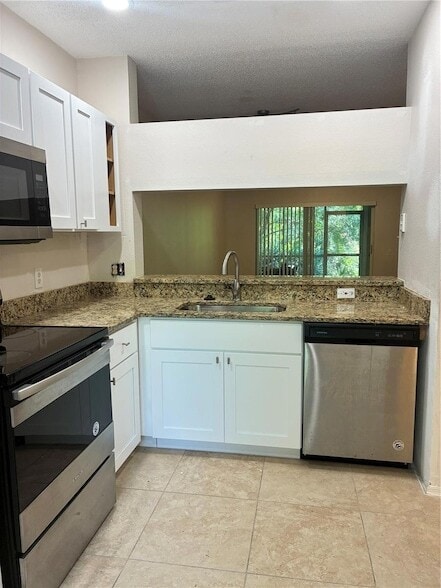 Building Photo - 8648 Hunters Key Cir
