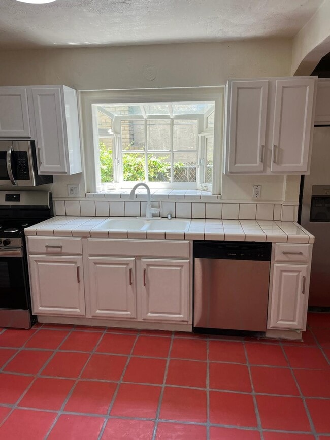 Building Photo - 3836 Laurel Canyon Blvd