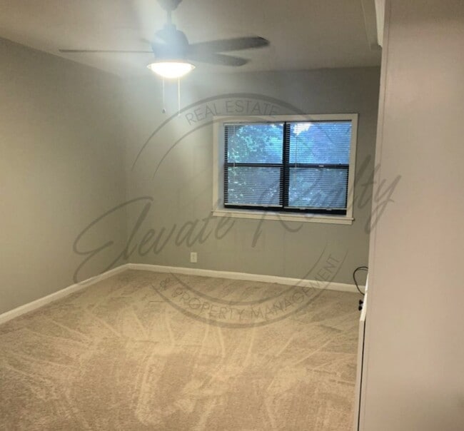 Building Photo - Spacious 3BR/1BA Lower-Level Apartment wit...