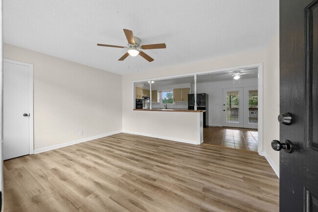 Foto del edificio - 3 Bedroom Pet Friendly Home For Rent with ...
