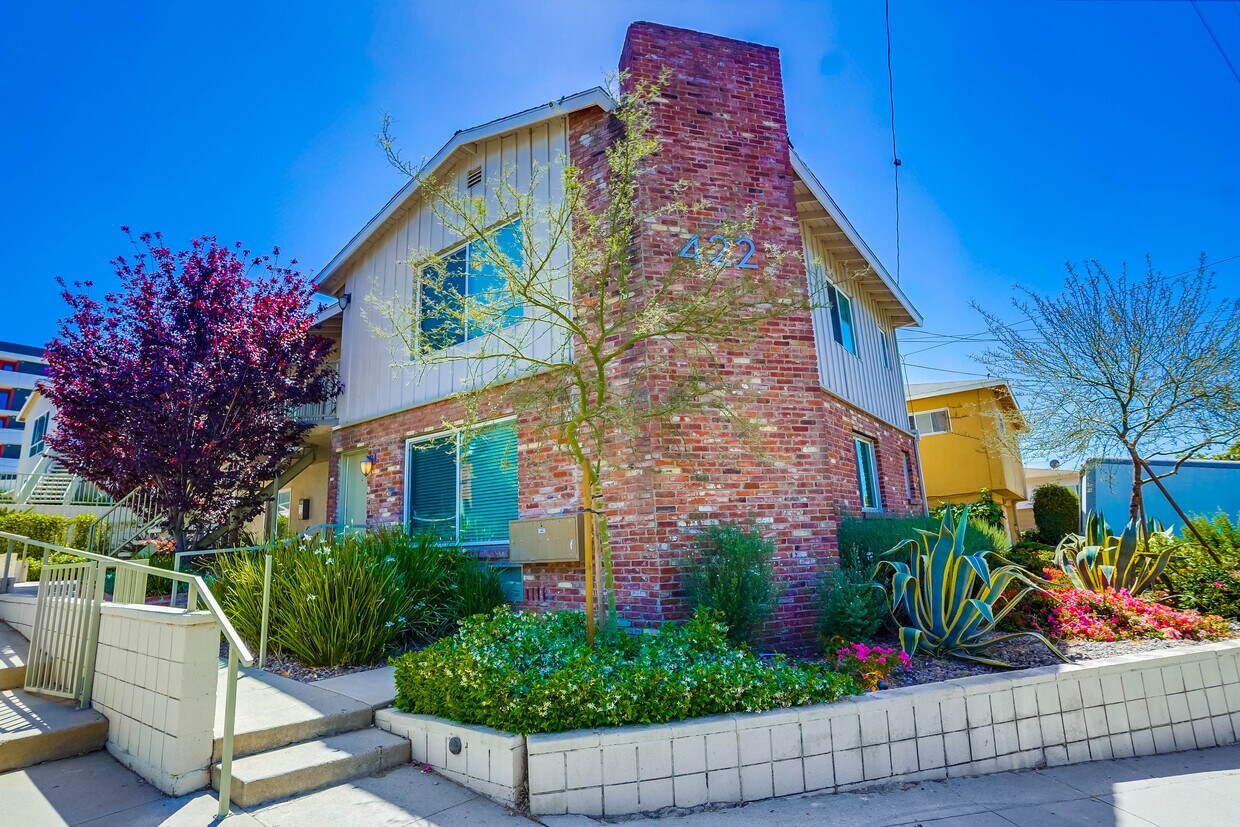 Lily's Apartments 422 N Exton Ave Inglewood, CA Apartments for Rent